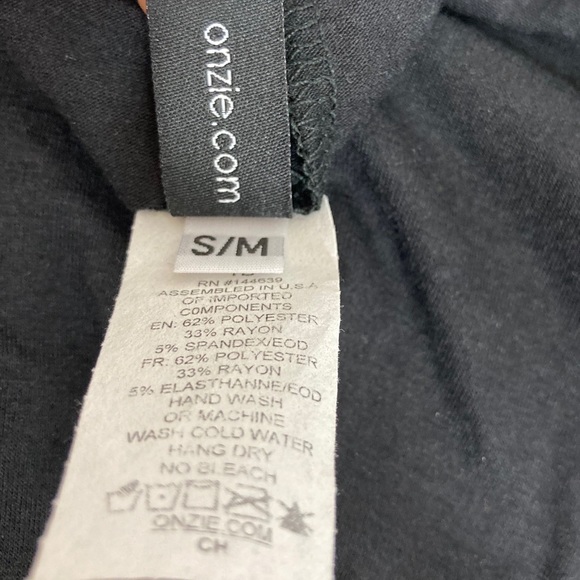 Onzie flow black long sleeve knotted S/M crop top - Picture 10 of 11